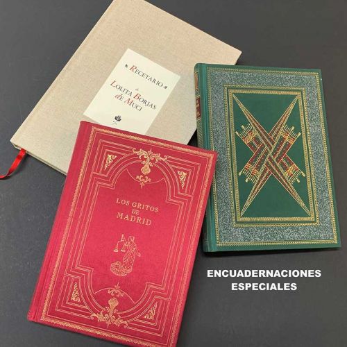 Libros con cubierta con estampado dorado